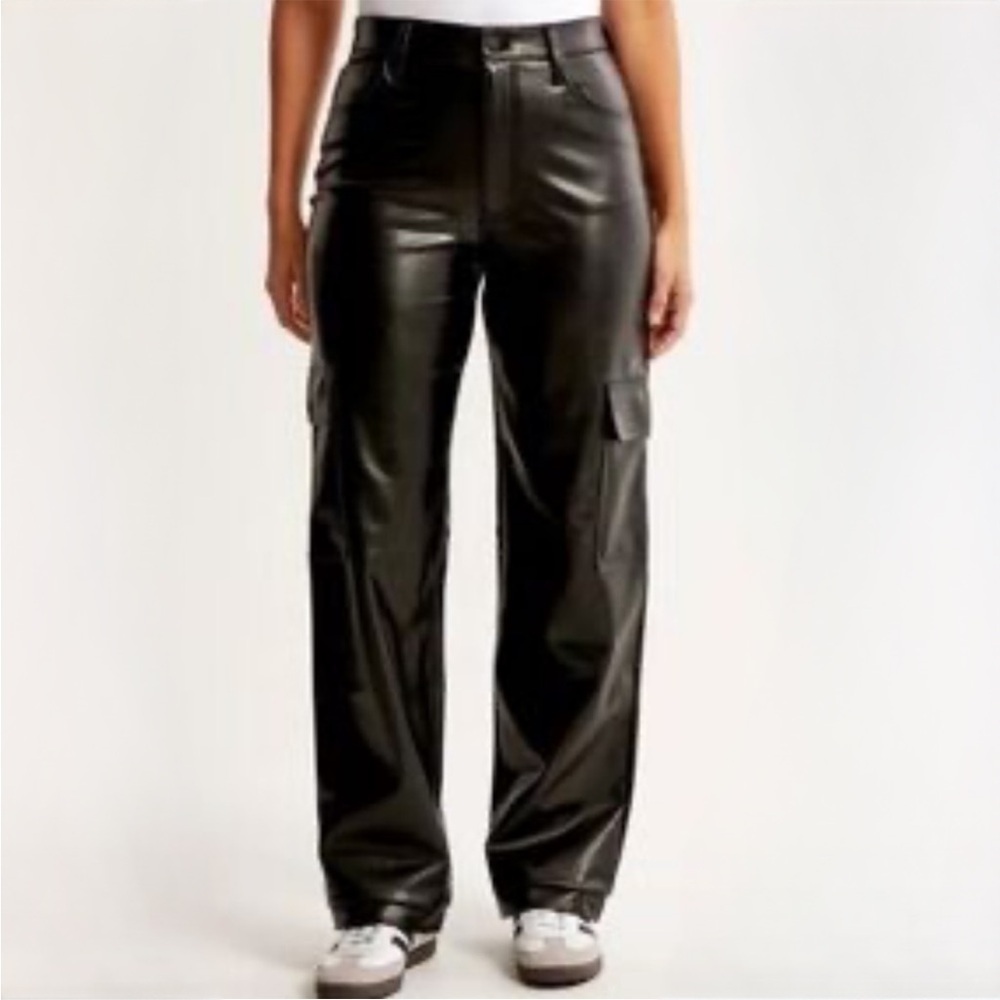 Abercrombie & Fitch Vegan Leather 90’s Relaxed High Rise Cargo Pants Black